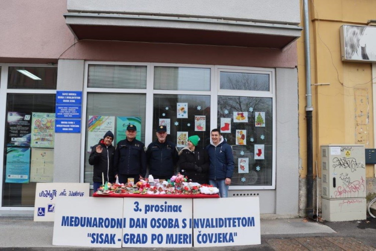 Obilježen Međunarodni dan osoba s invaliditetom – nadziralo se i parkiranje na mjestu za invalide Obilježen Međunarodni dan osoba s invaliditetom – nadziralo se i parkiranje na mjestu za invalide