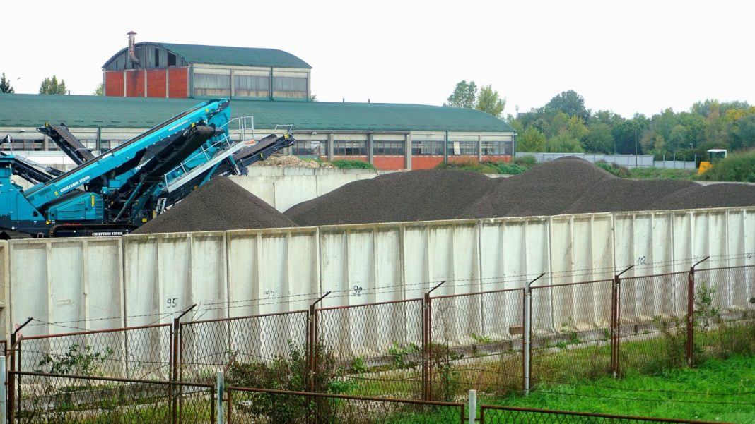 Zelena akcija i građanska inicijativa “Siščani ne žele biti Smetlišćani” traže prekid dovoza troske u Sisak Zelena akcija i građanska inicijativa “Siščani ne žele biti Smetlišćani” traže prekid dovoza troske u Sisak