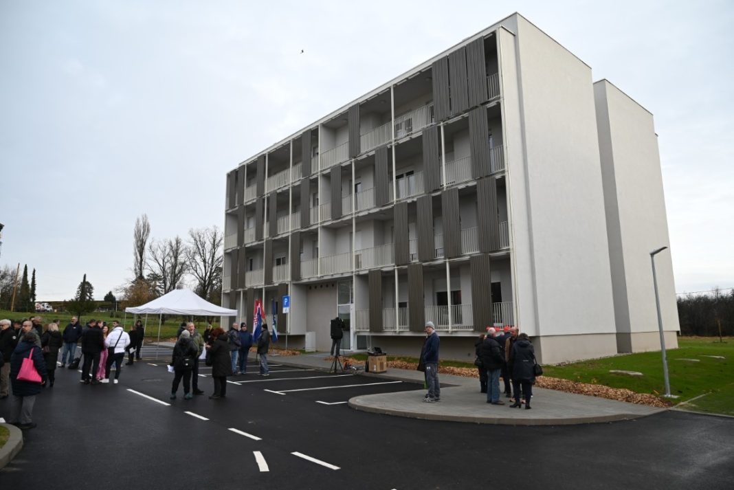 Useljene nove stambene zgrade u Ulici Tina Ujevića Useljene nove stambene zgrade u Ulici Tina Ujevića