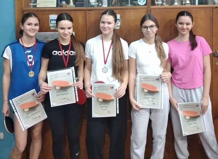 Održano Prvenstvo kadetkinja osnovnih škola grada Siska u stolnom tenisu Održano Prvenstvo kadetkinja osnovnih škola grada Siska u stolnom tenisu