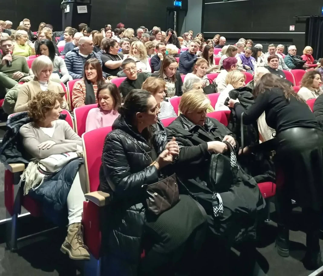 Domaći film “Svadba” ovog vikenda rasprodan u 8 projekcija u Sisku Domaći film “Svadba” ovog vikenda rasprodan u 8 projekcija u Sisku