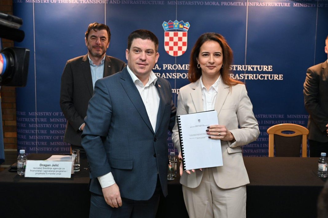 U Sisak stiže 9,5 milijuna eura za 12 novih autobusa U Sisak stiže 9,5 milijuna eura za 12 novih autobusa