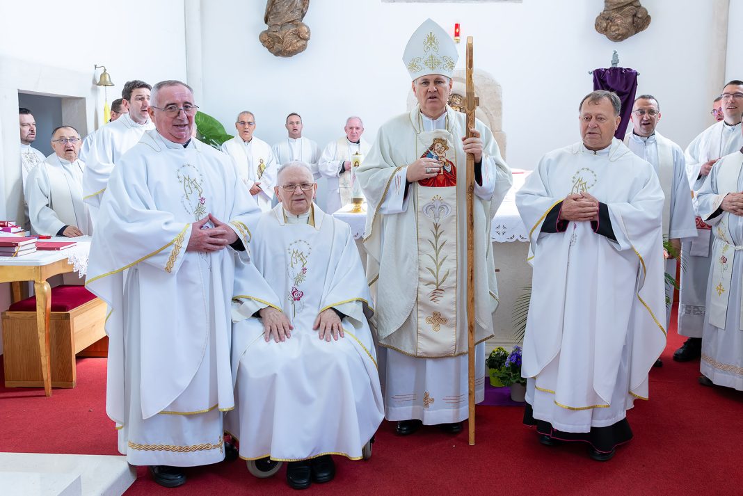 Svečano proslavljeno imenovanje trojice novih monsinjora Svečano proslavljeno imenovanje trojice novih monsinjora