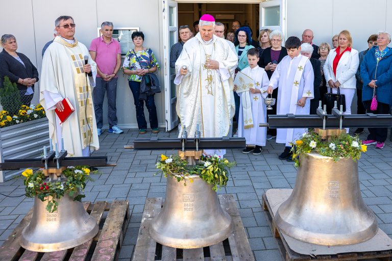 Blagoslovljena nova zvona za crkvu u Odri