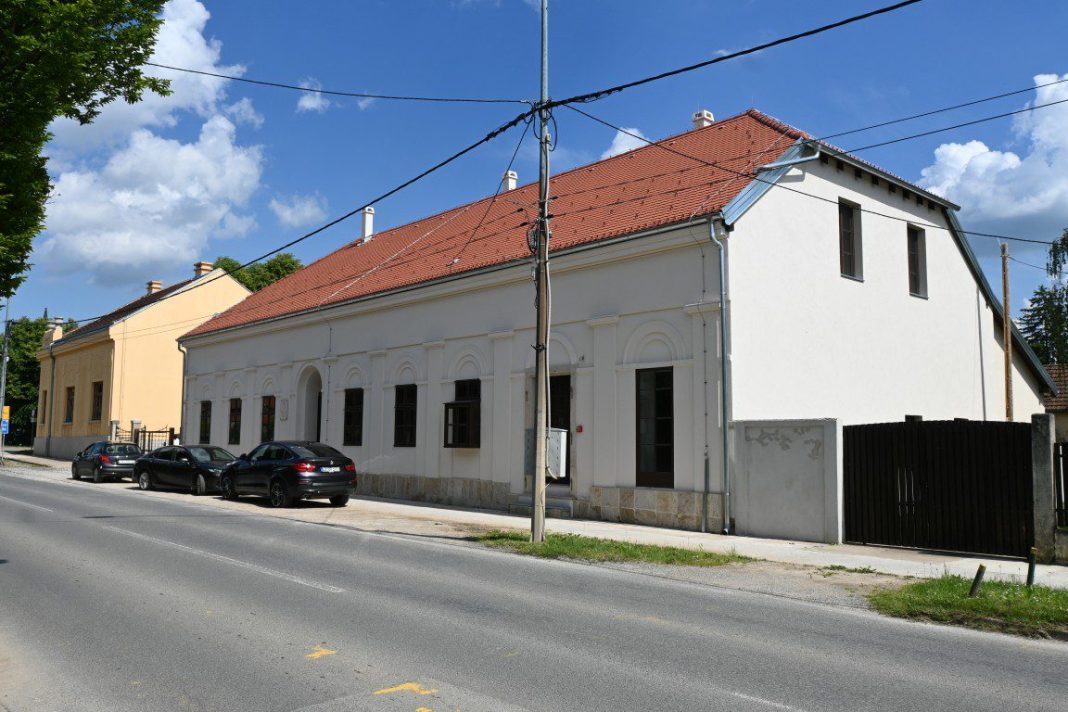 Izvršena primopredaja još jedne obnovljene stambene zgrade u Petrinji Izvršena primopredaja još jedne obnovljene stambene zgrade u Petrinji