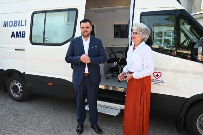 Druga mobilna ambulanta stigla u Kutinu