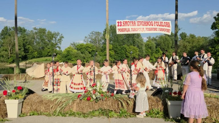 GALERIJA: Održana 23. Smotra izvornog folklora Pokuplja, Turopolja, Posavine i Banovine
