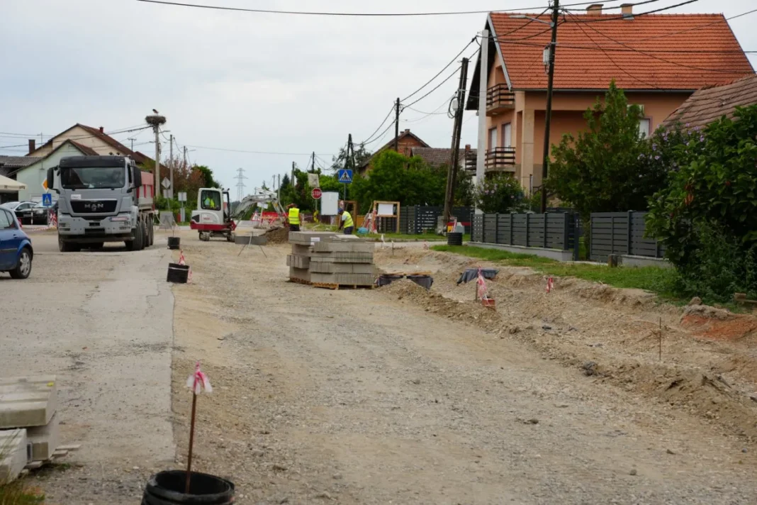 Počela sanacija glavne prometnice u središtu Budaševa Počela sanacija glavne prometnice u središtu Budaševa