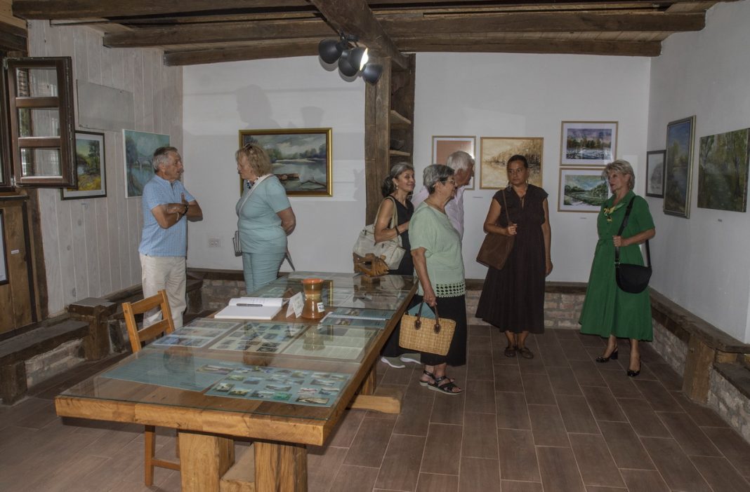 GALERIJA : Izložba “Čuvari ljepote našeg kraja 2” u Galeriji uz rijeku GALERIJA : Izložba “Čuvari ljepote našeg kraja 2” u Galeriji uz rijeku