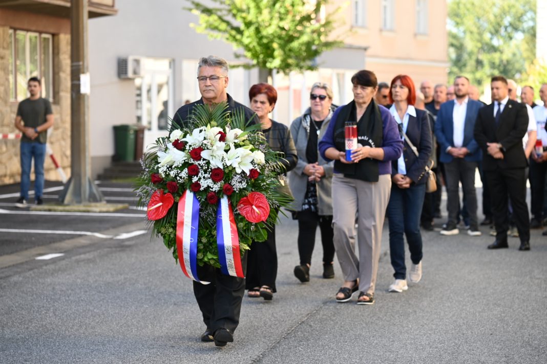 Obilježena 35. obljetnica proboja iz opkoljene Hrvatske Kostajnice Obilježena 35. obljetnica proboja iz opkoljene Hrvatske Kostajnice