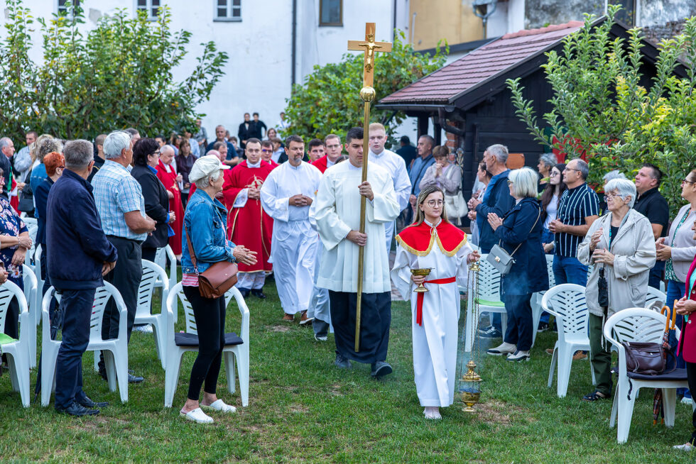 Katedralna župa proslavila svetkovinu Uzvišenja svetoga Križa Katedralna župa proslavila svetkovinu Uzvišenja svetoga Križa