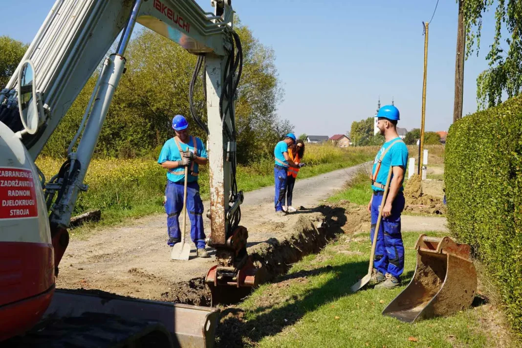 U Jazveniku radovi na izgradnji nove vodoopskrbne mreže U Jazveniku radovi na izgradnji nove vodoopskrbne mreže