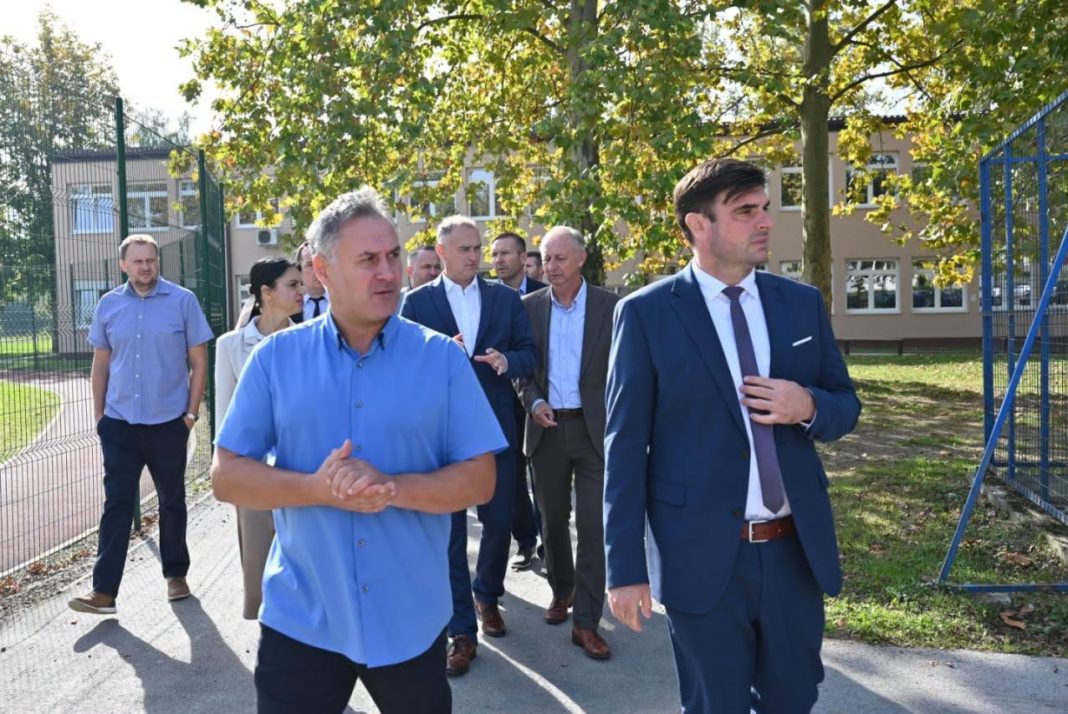 Završena energetska obnova Tehničke škole Kutina Završena energetska obnova Tehničke škole Kutina