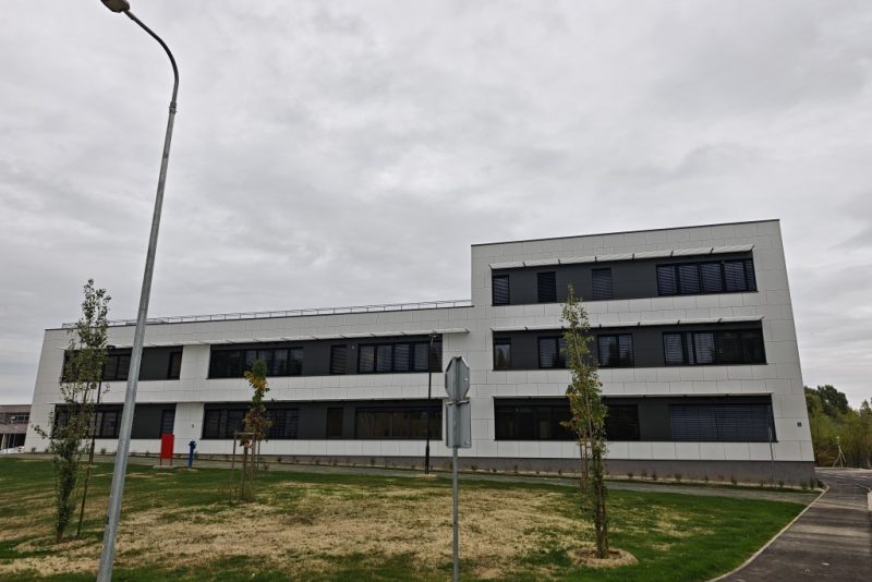 GALERIJA: Otvorena nova zgrada Ekonomske škole Sisak